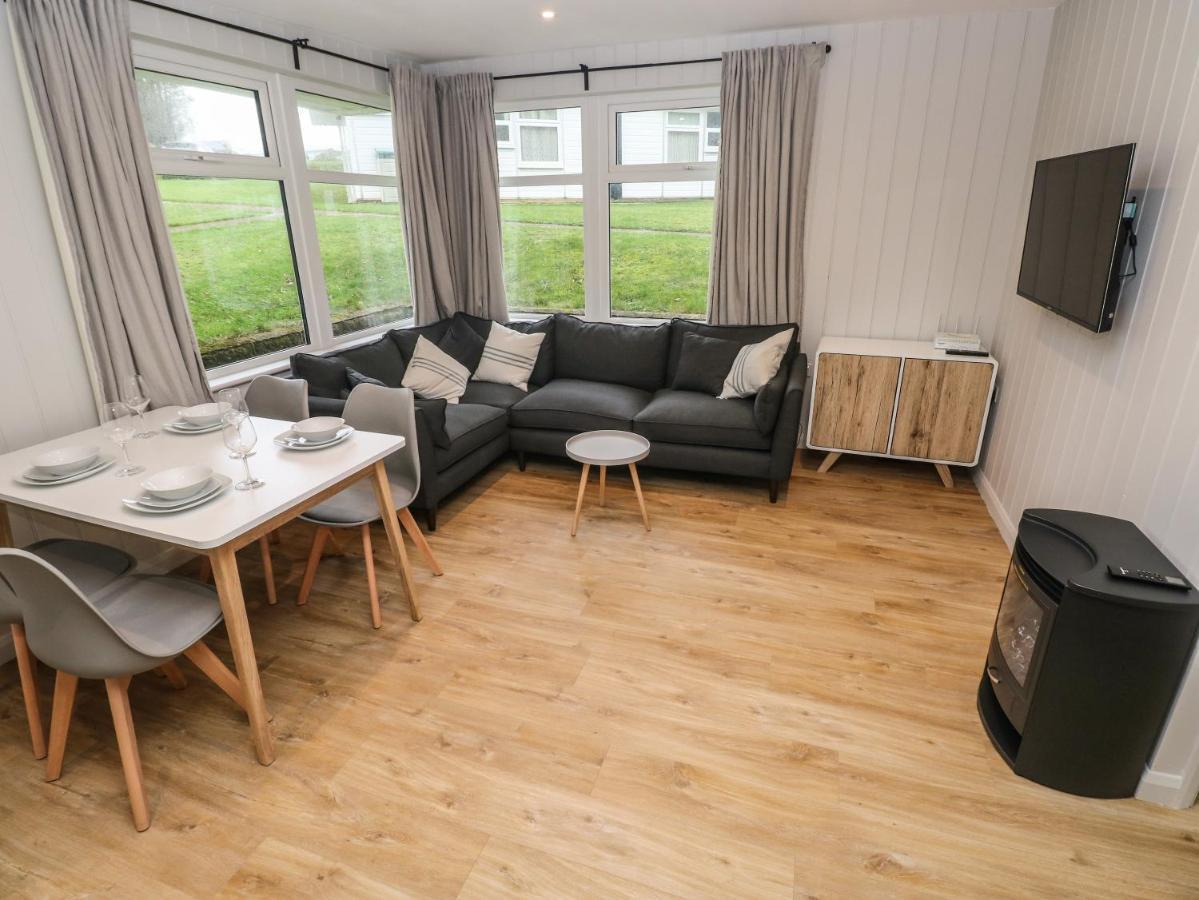 Saltwater Villa Haverfordwest Exterior photo
