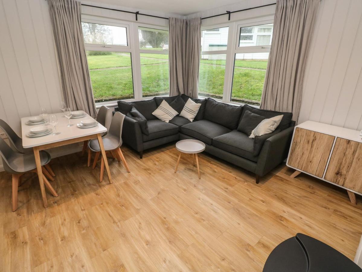 Saltwater Villa Haverfordwest Exterior photo